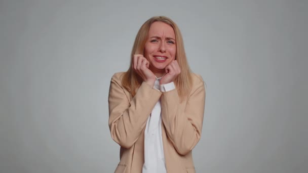 Bange Bange Forretningskvinde Skræmt Fareproblemer Lider Fobi Angst Lidelse Udtrykker – Stock-video