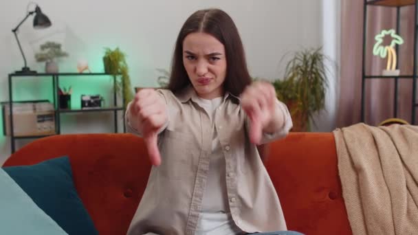 Dislike Portrait Upset Woman Showing Thumbs Sign Gesture Expressing Discontent — Stockvideo