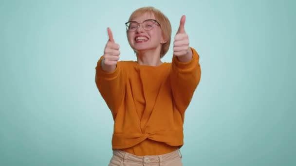 Young Woman Raises Thumbs Agrees Something Gives Positive Reply Recommends — Stock Video