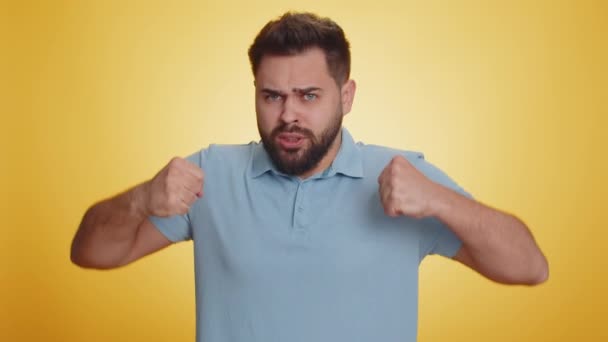 Blanke Man Shirt Schreeuwt Van Stress Spanning Problemen Voelt Horror — Stockvideo