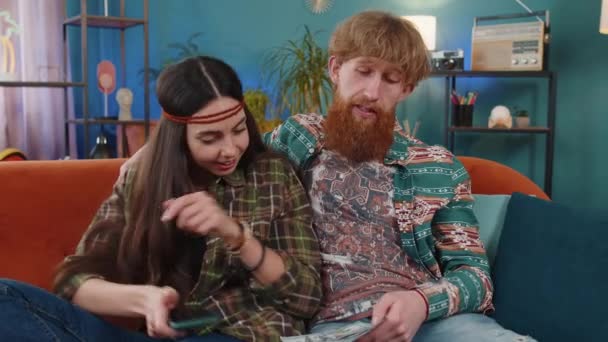Planification Budget Familial Famille Marié Hippie Couple Homme Femme Comptant — Video