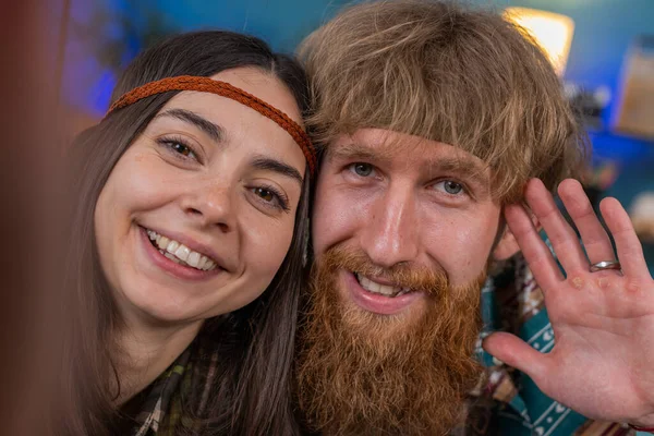 Pov Matrimonio Familiar Hippie Pareja Hombre Mujer Tomando Selfie Vlog —  Fotos de Stock