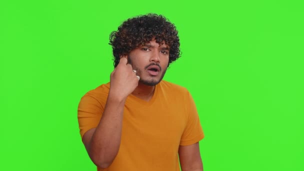 Kim Var Orada Tık Tık Kafası Karışmış Hintli Bir Adam — Stok video