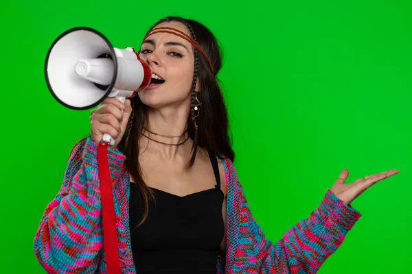 Femme Parlant Avec Mégaphone Proclamant Des Nouvelles Annonçant Bruyamment Publicité — Photo