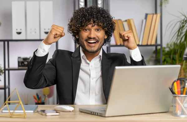 Happy Amazed Young Indian Businessman Working Laptop Shocked Sudden Victory — 스톡 사진