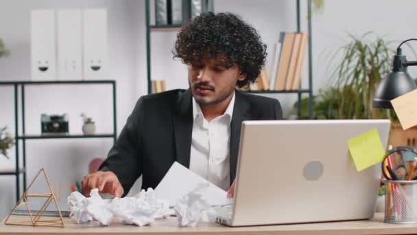 Angry Furious Indian Man Working Office Throwing Crumpled Paper Having — Vídeos de Stock