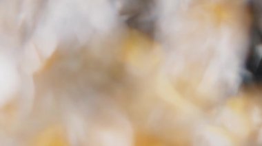 Işık, soyut 4K görüntülerini sızdırır. Yanıp sönen çember mercek parlayan işaret fişeği örtüleri, canlandırma bulanık renk arkaplanı. Çekimleriniz üzerinde birleştirme, videoyu biçimlendirme, geçişler