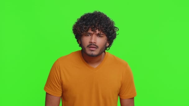 Beleidigt Traurig Nervöser Indischer Mann Der Missverständnisse Hat Frustriert Nach — Stockvideo