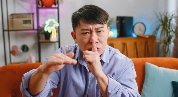 Stil Zijn Stilte Alsjeblieft Aziatische Man Met Druk Wijsvinger Tot — Stockfoto