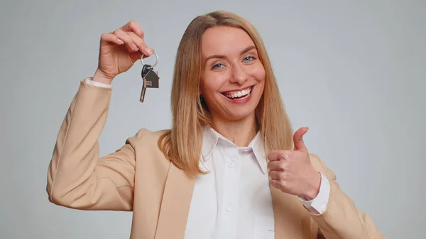 Businesswoman Real Estate Agent Lifting Hand Showing Keys New Home — Stock Photo, Image