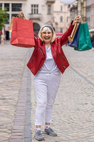 Feliz Sorridente Sênior Mulher Shopaholic Consumidor Após Venda Compras Com — Fotografia de Stock