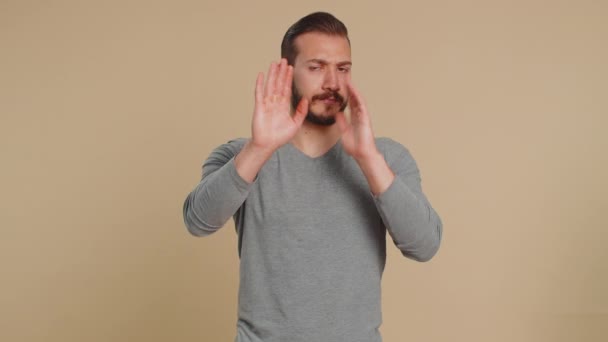 Nechci Slyšet Poslouchat Znechucený Podrážděný Libanonský Muž Zakryl Uši Gestem — Stock video