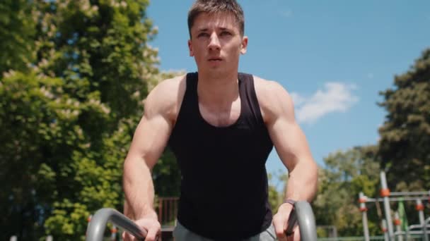 Athletic Caucasian Man Sportswear Doing Push Exercise Playground Young Bodybuilder — Stock video