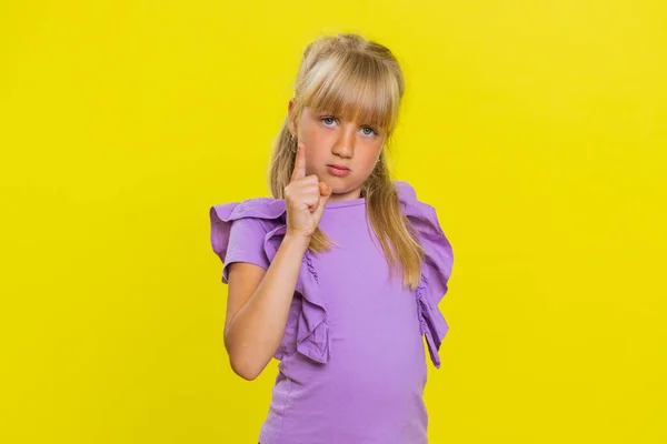Streit Unzufriedene Junge Hübsche Blonde Schulmädchen Gestikuliert Hände Mit Irritation — Stockfoto