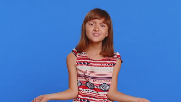 Tessék Miért Fiatal Barna Iskolás Lány Felemelte Kezét Felháborító Kifejezéssel — Stock videók