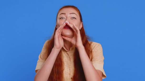 Mijn Geheimen Bewaren Zwijgen Jonge Volwassen Vrouw Fluistert Geruchten Dat — Stockvideo
