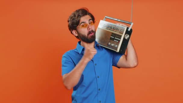 Man Sunglasses Using Retro Tape Record Player Listen Music Disco — Vídeo de Stock