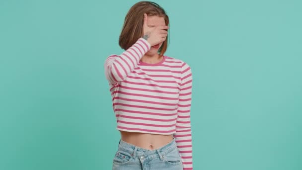 Dont Want Look Awful Afraid Woman Crop Top Closing Eyes — Stock Video