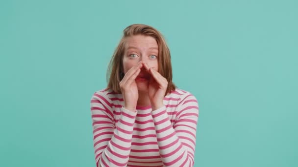 Mijn Geheimen Bewaren Zwijgen Vrouw Fluistert Geruchten Dat Handjes Buurt — Stockvideo