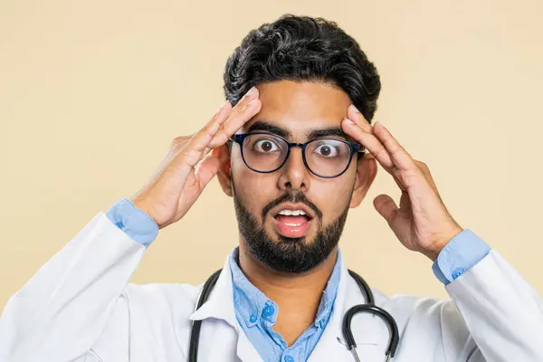 God Wow Excited Amazed Winner Indian Young Doctor Cardiologist Man — Stock Photo, Image