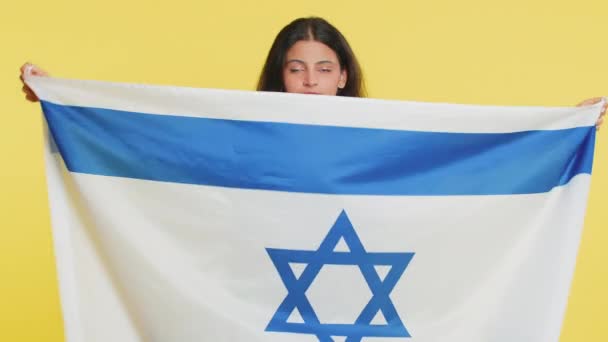 Mujer India Sostiene Bandera Nacional Israel Mostrando Protesta Contra Guerra — Vídeo de stock