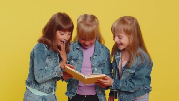 Teenage Girls Reading Funny Interesting Fairytale Story Book Leisure Hobby — Stock Video