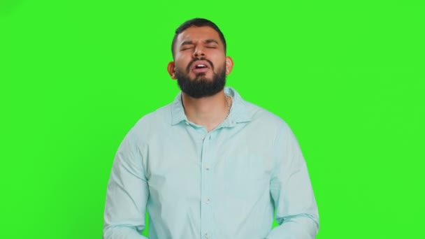 Triste Unge Indiske Mand Føler Håbløshed Ensomhed Nervøs Sammenbrud Mister – Stock-video
