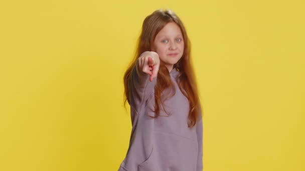 Hej Szczęśliwe Dziecko Dziecko Dziewczynka Uśmiecha Się Ekscytująco Skierowany Przodu — Wideo stockowe