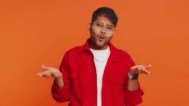 Wat Waarom Boze Indiase Man Steekt Hand Verontwaardigde Uitdrukking Vraagt — Stockvideo