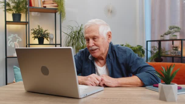 Senior Man Making Video Webcam Conference Call Friends Family Waving — Stock video