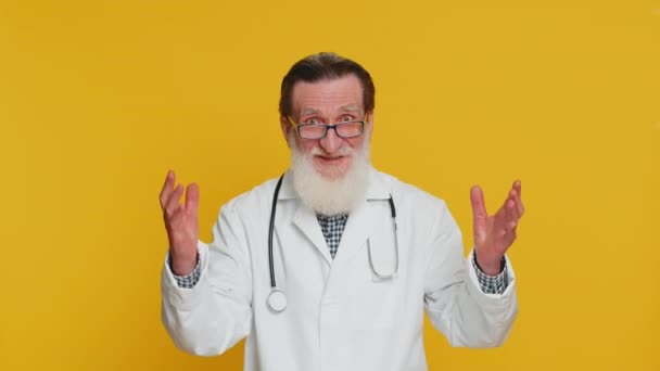Боже Мій Уей Захоплений Здивованим Переможцем Старшим Лікарем Кардіологом Чоловік — стокове відео