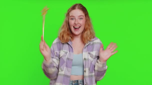 Tryllekunstner Heks Ung Kvinde Gesturing Med Tryllestav Stick Hvilket Gør – Stock-video