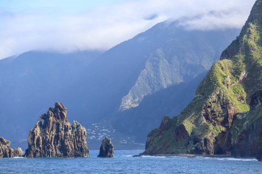 Portekiz 'deki Madeira adasının güzel taklitleri.