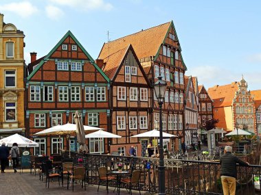 Stade 'den şehir silueti, River Elbe' de, tatil beldesi