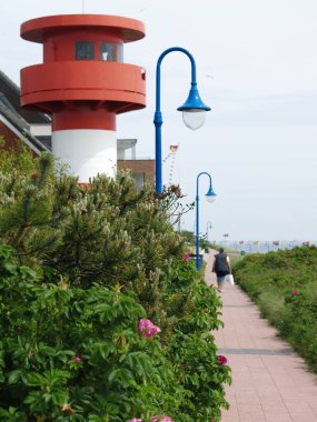 Amrum Adası 'ndaki deniz feneri, gezinti güvertesi, Almanya' nın kuzey denizi.