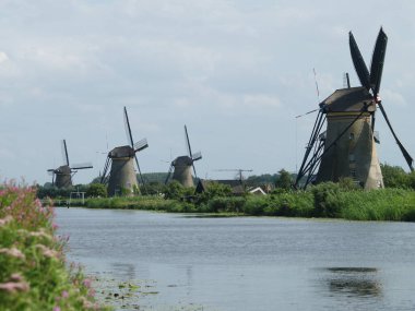 Rotterdam, Hollanda yakınlarındaki Kinderdijk Su Değirmenleri