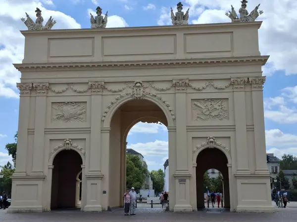 Potsdam 'daki Brandenburger Kapısı