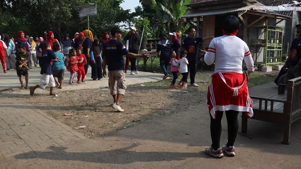 Vesničané Dělat Gymnastiku Společně Dopoledních Hodinách Vesele Batang Indonésie Srpna — Stock fotografie