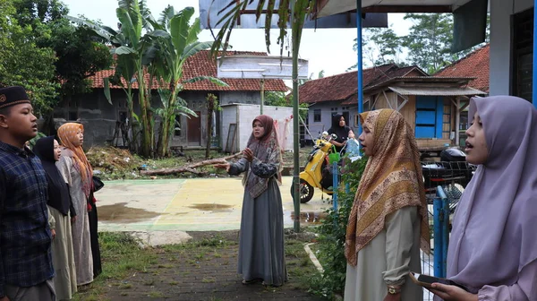 Estudiantes Escuela Quran Parque Educativo Mientras Asisten Conmemoración Del Día —  Fotos de Stock