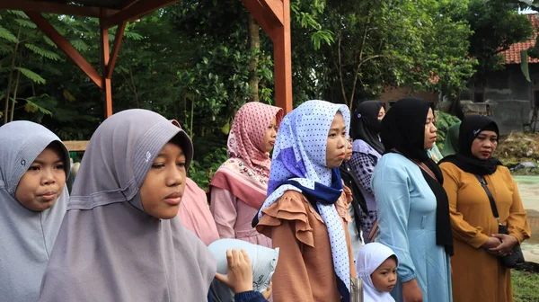 在印度尼西亚巴塘参加国家三一纪念日或Hari Santri Nasional纪念活动的学生Al Quran教育公园 2022年10月22日 — 图库照片