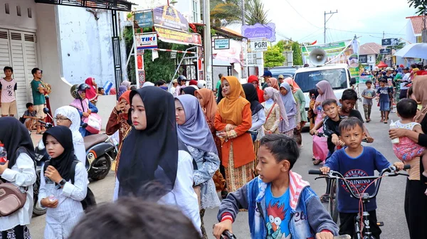 Cittadini Indonesiani Che Celebrano Giornata Santri Con Una Parata Strada — Foto Stock