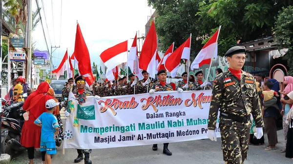 Μέλη Της Παρέλασης Στρατευμάτων Banser Στο Δρόμο Pekalongan Οκτωβρίου 2022 — Φωτογραφία Αρχείου