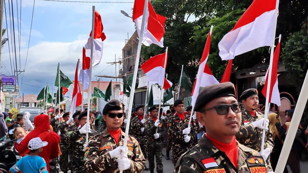 Μέλη Της Παρέλασης Στρατευμάτων Banser Στο Δρόμο Pekalongan Οκτωβρίου 2022 — Φωτογραφία Αρχείου
