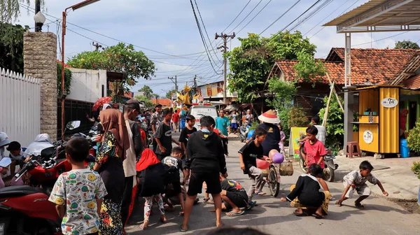 Residentes Vestindo Trajes Únicos Desfile Rua Alegremente Pekalongan Outubro 2022 — Fotografia de Stock