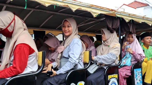 Kereta Kelinci Tavşan Treni Pekalongan Endonezya Benzeyen Ekim 2022 Tarihli — Stok fotoğraf