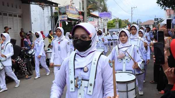 Faixa Marcha Formação Apresenta Vivo Desfile Rua Pekalongan Outubro 2022 — Fotografia de Stock