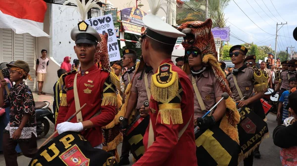 Yürüyüş Bandosu Ekim 2022 Pekalongan Caddesindeki Geçit Töreninde Canlı Performans — Stok fotoğraf