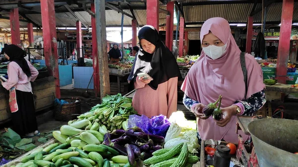Vendedores Compradores Los Mercados Tradicionales Indonesios Batang Indonesia Marzo 2023 —  Fotos de Stock