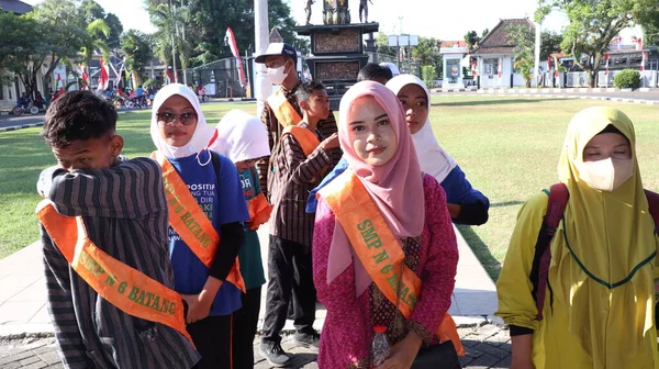 Einwohner Feiern Den Geburtstag Des Indonesischen Staates Mit Einzigartigen Paraden — Stockfoto