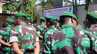Endonezya Ordusu (TNI AD) 2 Şubat 2023 'te Pekalongan Endonezya' da bir askeri geçit töreni düzenliyor.